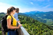 Warum denn in die Ferne schweifen .... Naturpark Hohe Wand, © Naturparke Niederösterreich/POV