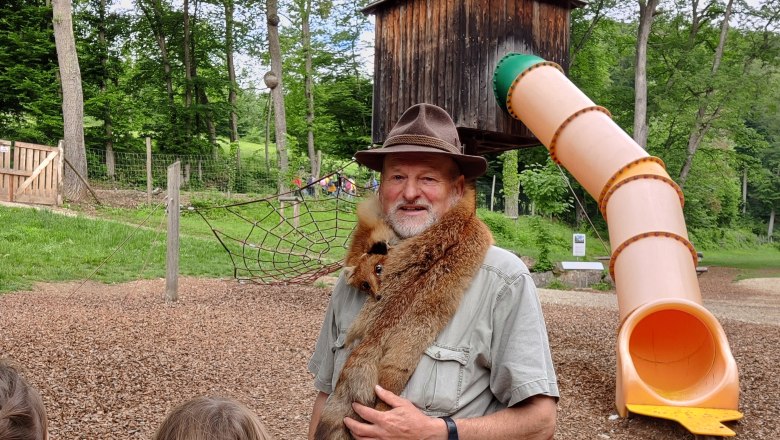 Fritz erklärt den Fuchs und seine Lebensweise, © Naturpark Sparbach