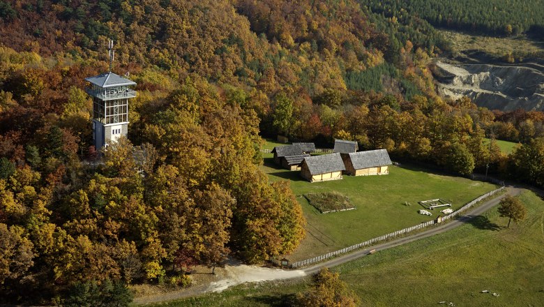 Aussichtsturm am Keltengelände, © Naturpark Landseer Berge