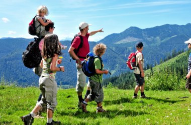 Family at Eisenwurzen Nature Park Lower Austria, © Naturparke Niederösterreich/POV