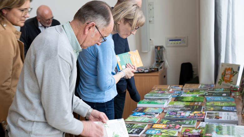 Interessanter Lesestoff von den Naturseiten, © Naturparke Niederösterreich/Doris Müller