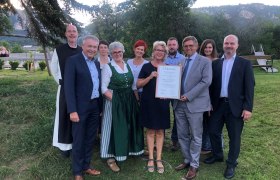 Die Ehrengäste bei der Prädikatsverleihung zur Naturpark-Schule Hohe Wand