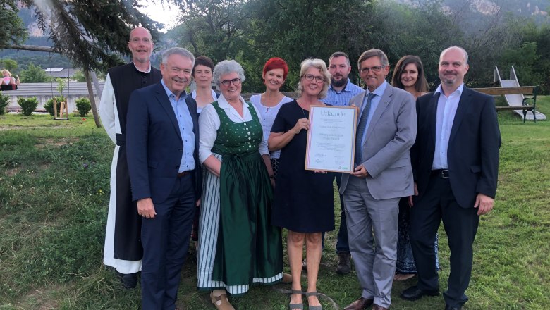 Die Ehrengäste bei der Prädikatsverleihung zur Naturpark-Schule Hohe Wand